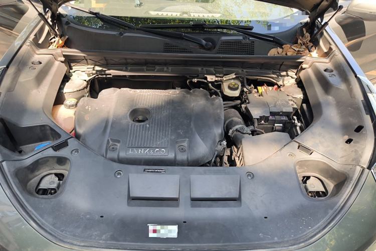 Used Lynk & Co 01 2021 2.0TD Two-Wheel-Drive Pro Trim Engine Bay