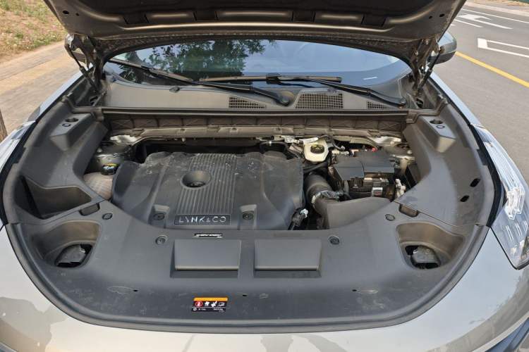 Used Lynk & Co 01 2021 2.0TD Two-Wheel-Drive Pro Trim Engine Bay