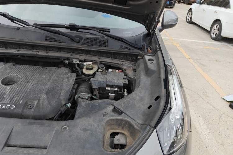 Used Lynk & Co 01 2021 2.0TD Two-Wheel-Drive Pro Trim Engine Bay Left