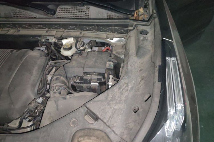 Used Lynk & Co 01 2021 2.0TD Two-Wheel-Drive Pro Trim Engine Bay Left