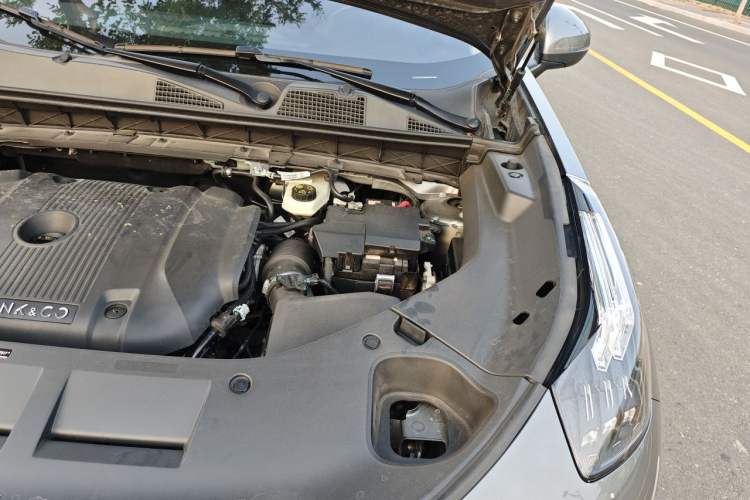 Used Lynk & Co 01 2021 2.0TD Two-Wheel-Drive Pro Trim Engine Bay Left