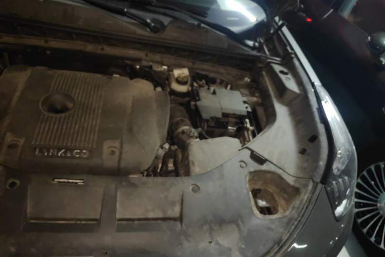 Used Lynk & Co 01 2021 2.0TD Two-Wheel-Drive Pro Trim Engine Bay Left