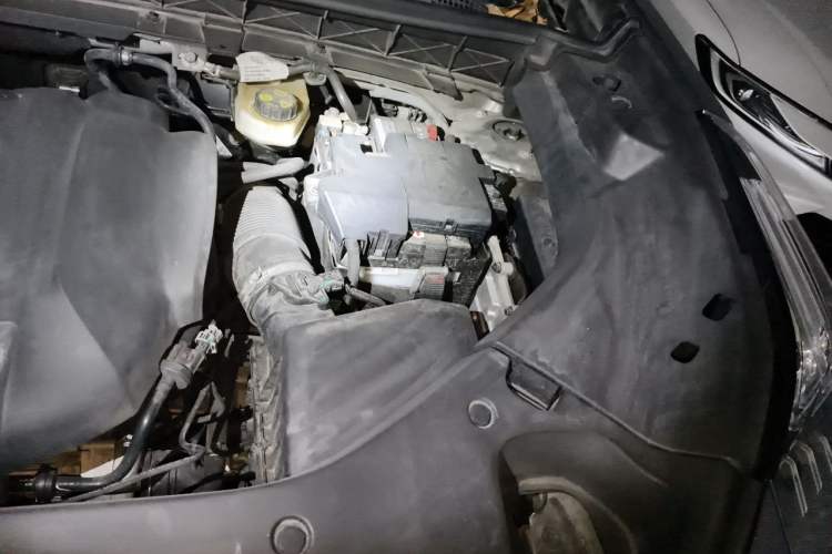 Used Lynk & Co 01 2021 2.0TD Four-Wheel Drive Hype-Halo Engine Bay Left