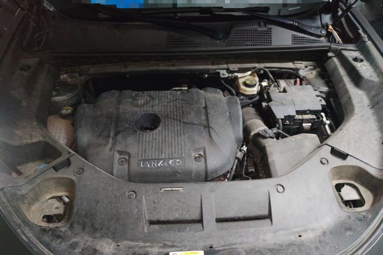 Used Lynk & Co 01 2021 2.0TD Two-Wheel-Drive Pro Trim Engine Bay