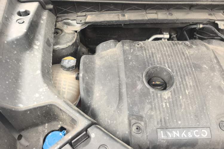 Used Lynk & Co 01 2021 2.0TD Two-Wheel-Drive Pro Trim Engine Bay Right