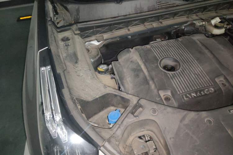 Used Lynk & Co 01 2021 2.0TD Two-Wheel-Drive Pro Trim Engine Bay Right