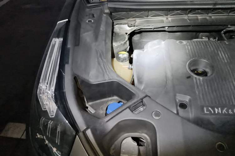 Used Lynk & Co 01 2021 2.0TD Four-Wheel Drive Hype-Halo Engine Bay Right