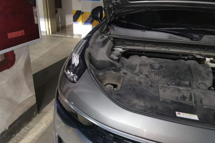 Used Lynk & Co 01 2021 2.0TD Two-Wheel-Drive Pro Trim Engine Bay Right
