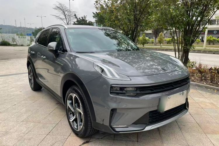 Used Lynk & Co 01 2021 2.0TD Two-Wheel-Drive Pro Trim Exterior 2