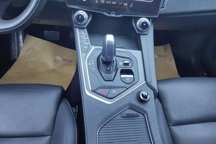 Used Lynk & Co 01 2021 2.0TD Two-Wheel-Drive Pro Trim Gear Lever