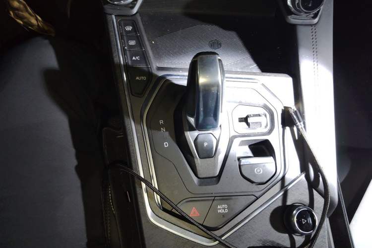 Used Lynk & Co 01 2021 2.0TD Two-Wheel-Drive Pro Trim Gear Lever