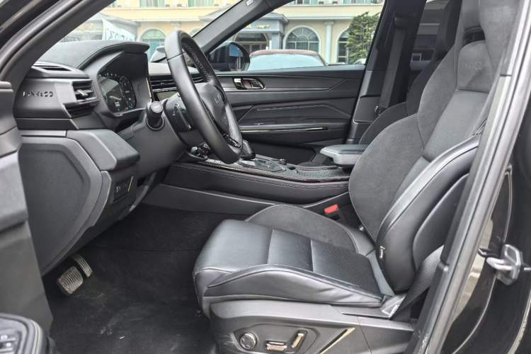 Used Lynk & Co 01 2021 2.0TD Four-Wheel Drive Hype-Halo Interior 1