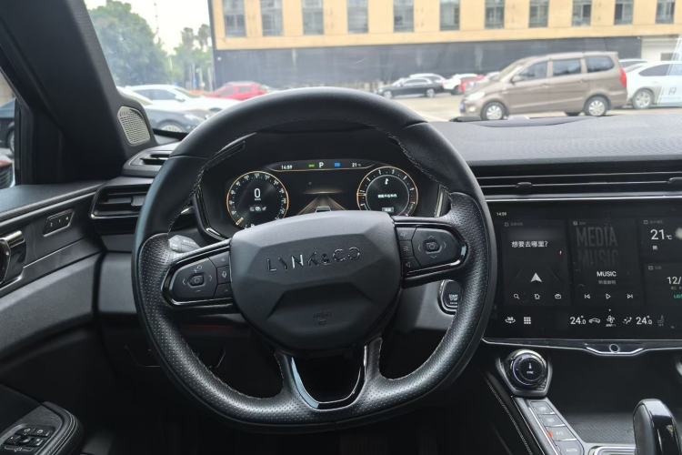 Used Lynk & Co 01 2021 2.0TD Four-Wheel Drive Hype-Halo Interior 4