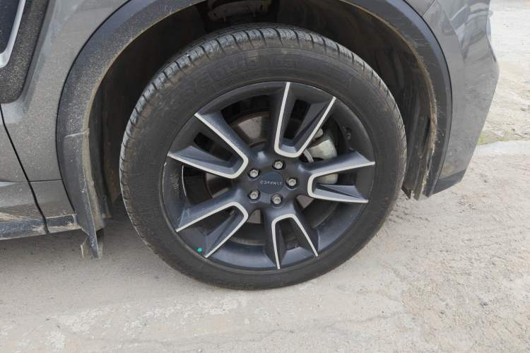 Used Lynk & Co 01 2021 2.0TD Two-Wheel-Drive Pro Trim Right Front Wheel Hub