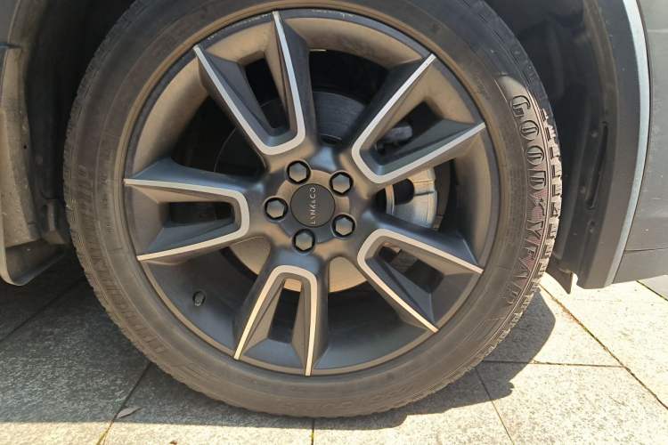 Used Lynk & Co 01 2021 2.0TD Two-Wheel-Drive Pro Trim Right Front Wheel Hub