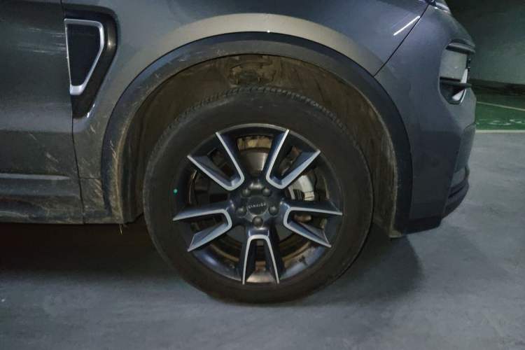Used Lynk & Co 01 2021 2.0TD Two-Wheel-Drive Pro Trim Right Front Wheel Hub