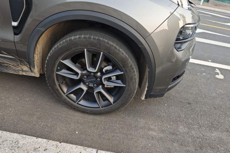 Used Lynk & Co 01 2021 2.0TD Two-Wheel-Drive Pro Trim Right Front Wheel Hub