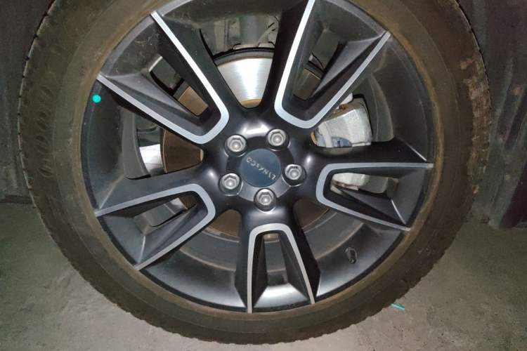 Used Lynk & Co 01 2021 2.0TD Two-Wheel-Drive Pro Trim Right Front Wheel Hub