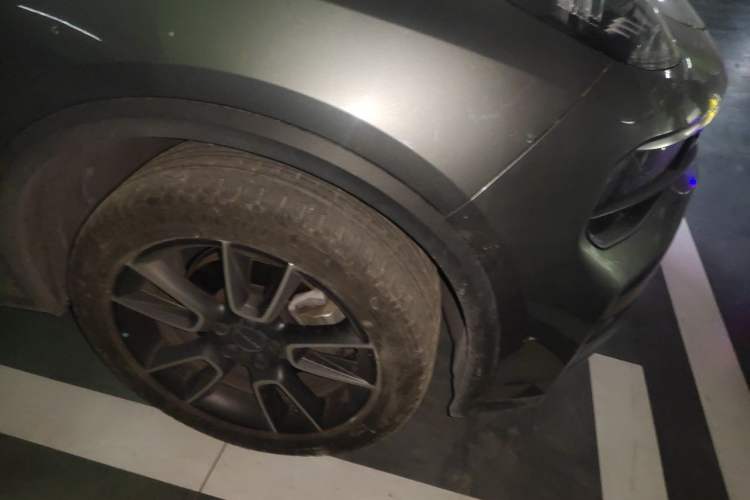 Used Lynk & Co 01 2021 2.0TD Two-Wheel-Drive Pro Trim Right Front Wheel Hub