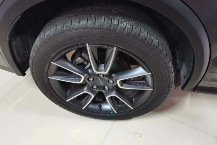 Used Lynk & Co 01 2021 2.0TD Two-Wheel-Drive Pro Trim Right Rear Wheel Hub