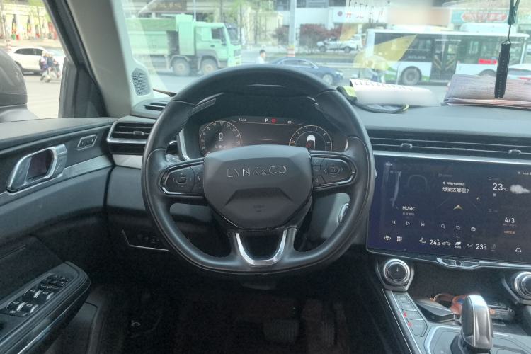 Used Lynk & Co 01 2021 2.0TD Two-Wheel-Drive Pro Trim Steering Wheel