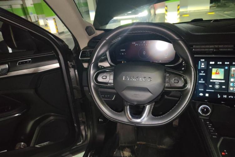 Used Lynk & Co 01 2021 2.0TD Two-Wheel-Drive Pro Trim Steering Wheel