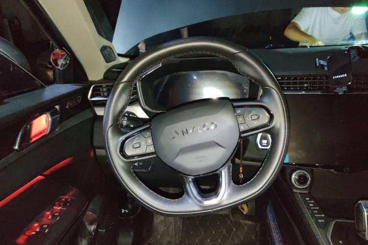 Used Lynk & Co 01 2021 2.0TD Two-Wheel-Drive Pro Trim Steering Wheel