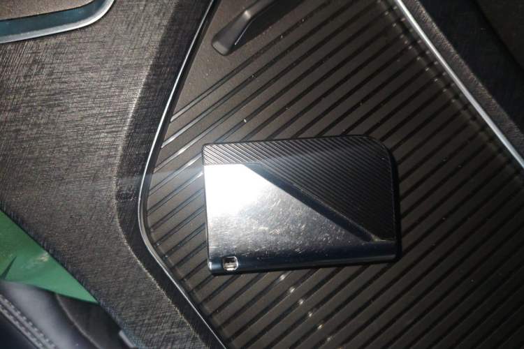 Used Lynk & Co 01 2021 2.0TD Two-Wheel-Drive Pro Trim Vehicle Key