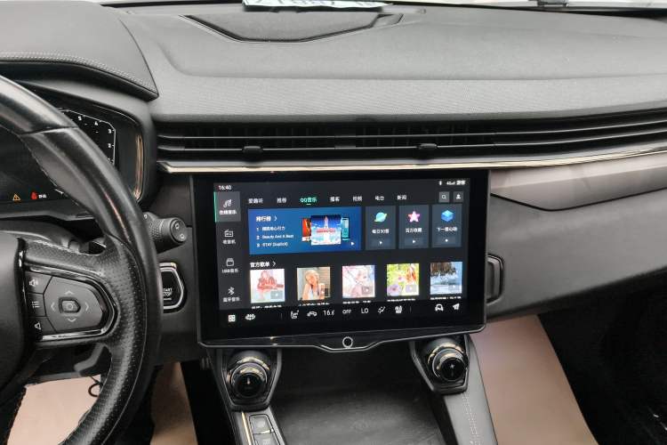Used Lynk & Co 01 2021 2.0TD Four-Wheel Drive Hype-Halo Audio And AC Panel