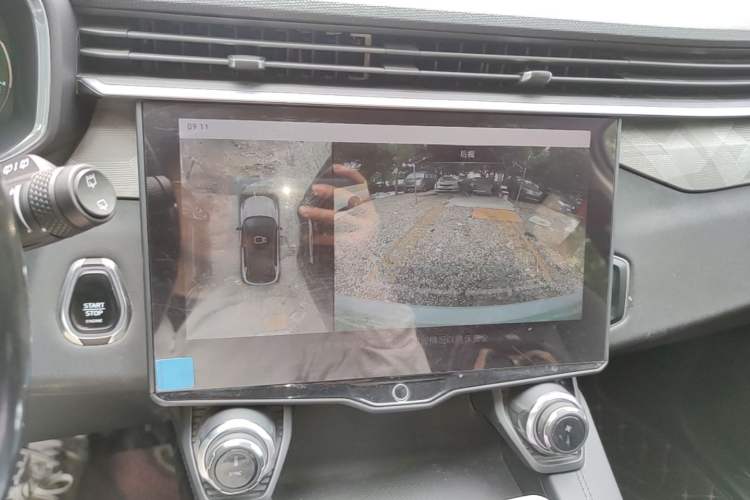 Used Lynk & Co 01 2021 2.0TD Two-Wheel-Drive Pro Trim Audio And AC Panel