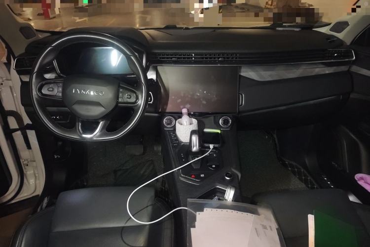 Used Lynk & Co 01 2021 2.0TD Two-Wheel-Drive Pro Trim Center Console