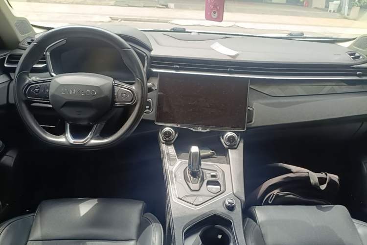 Used Lynk & Co 01 2021 2.0TD Two-Wheel-Drive Pro Trim Center Console