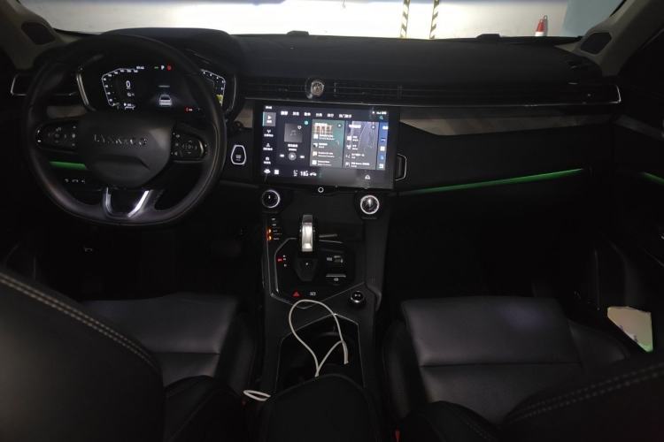 Used Lynk & Co 01 2021 2.0TD Two-Wheel-Drive Pro Trim Center Console