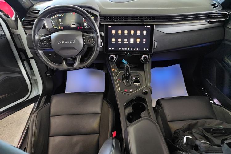 Used Lynk & Co 01 2021 2.0TD Four-Wheel Drive Hype-Halo Center Console