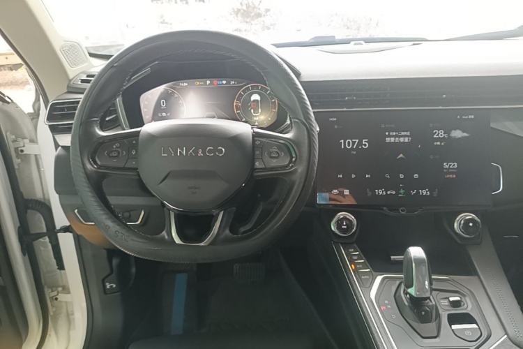 Used Lynk & Co 01 2021 2.0TD Two-Wheel-Drive Pro Trim Center Console