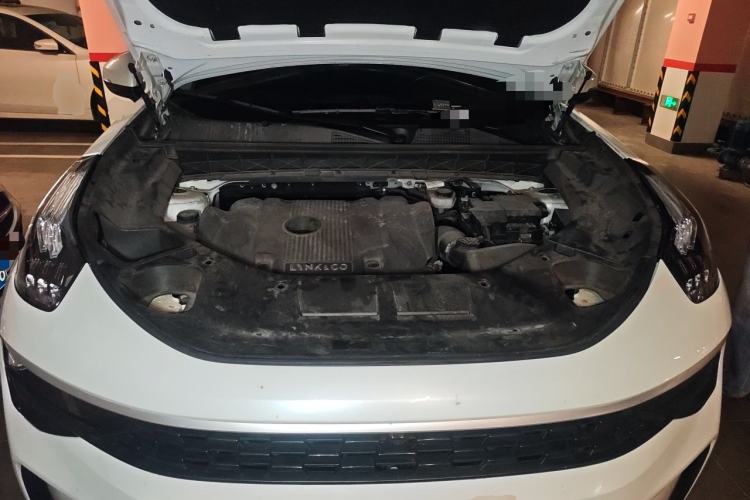 Used Lynk & Co 01 2021 2.0TD Two-Wheel-Drive Pro Trim Engine Bay