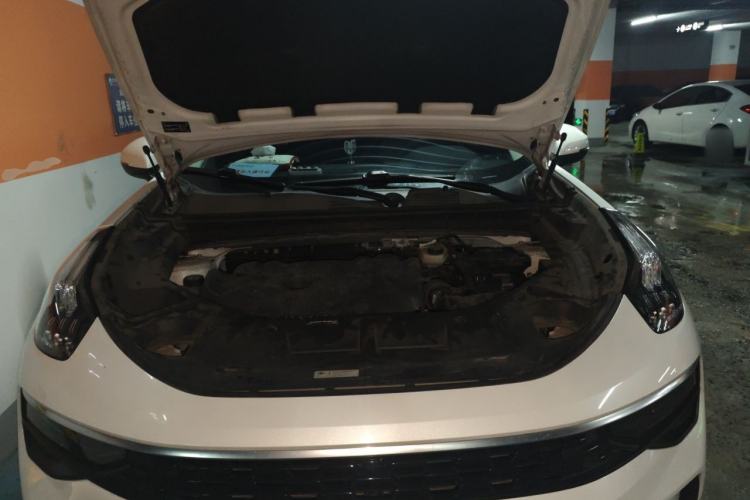 Used Lynk & Co 01 2021 2.0TD Two-Wheel-Drive Pro Trim Engine Bay
