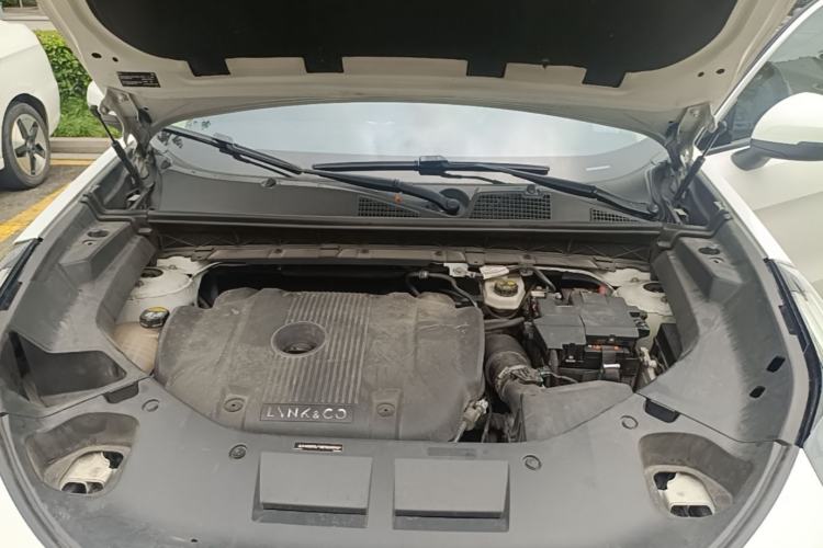 Used Lynk & Co 01 2021 2.0TD Two-Wheel-Drive Pro Trim Engine Bay