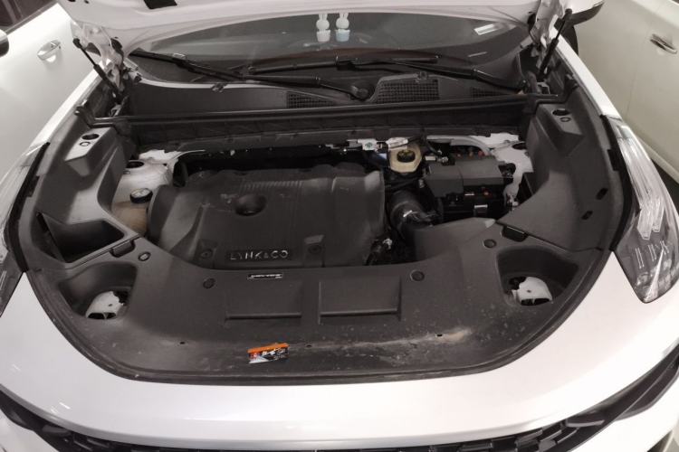 Used Lynk & Co 01 2021 2.0TD Two-Wheel-Drive Pro Trim Engine Bay