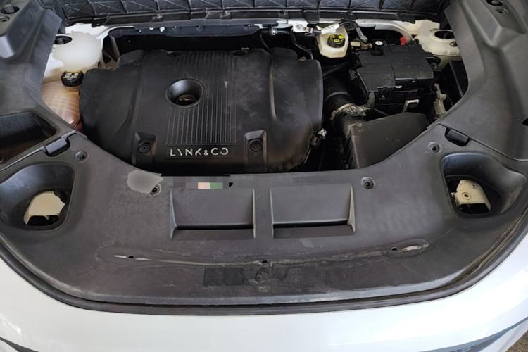 Used Lynk & Co 01 2021 2.0TD Four-Wheel Drive Hype-Halo Engine Bay