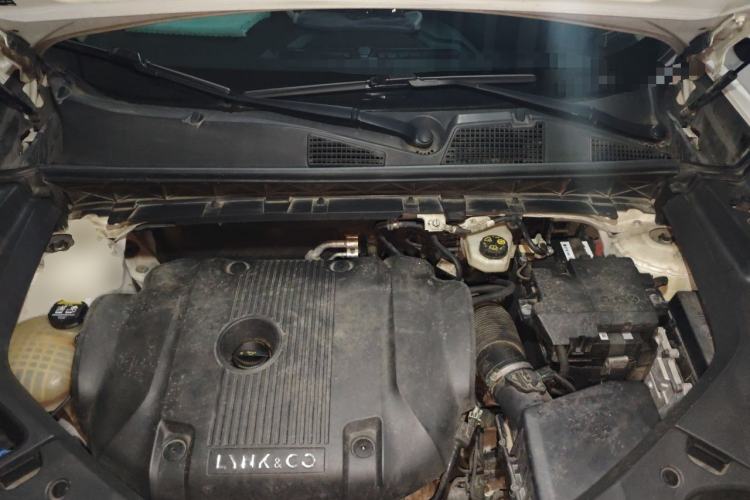 Used Lynk & Co 01 2021 2.0TD Two-Wheel-Drive Pro Trim Engine Bay
