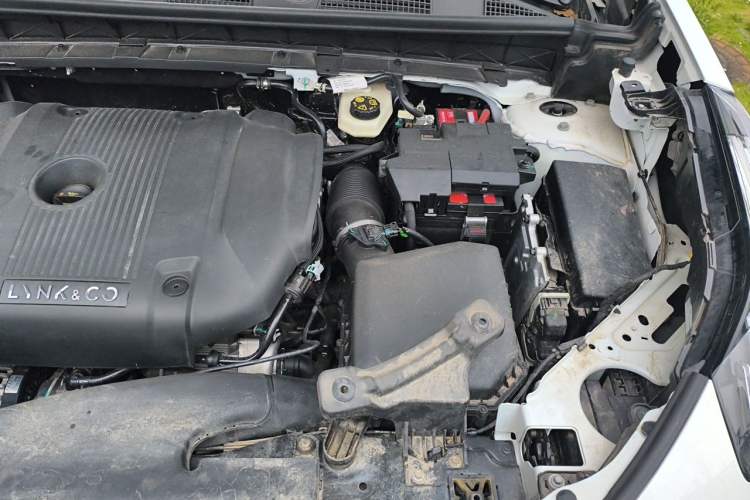 Used Lynk & Co 01 2021 2.0TD Two-Wheel-Drive Pro Trim Engine Bay Left