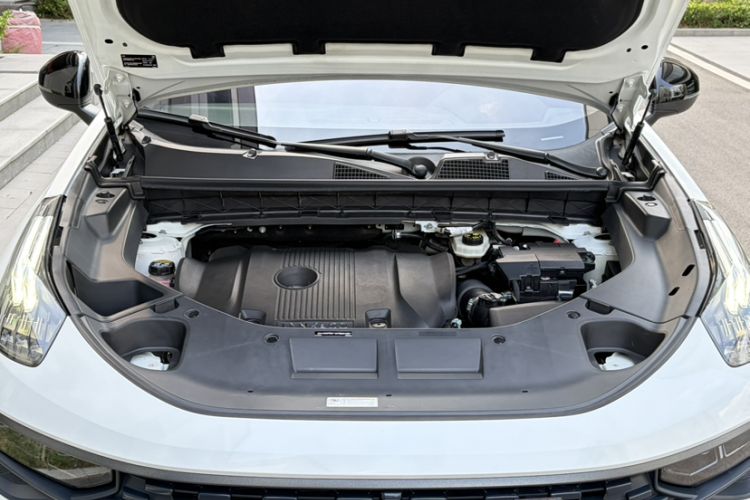 Used Lynk & Co 01 2021 2.0TD Four-Wheel Drive Hype-Halo Engine Bay