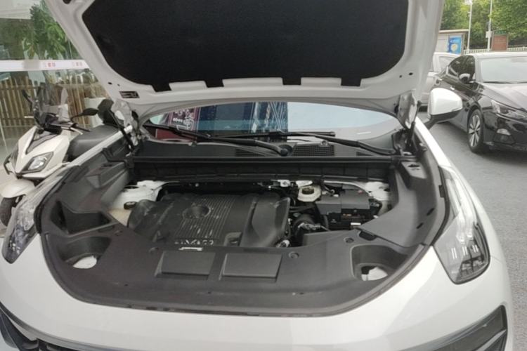 Used Lynk & Co 01 2021 2.0TD Two-Wheel-Drive Pro Trim Engine Bay