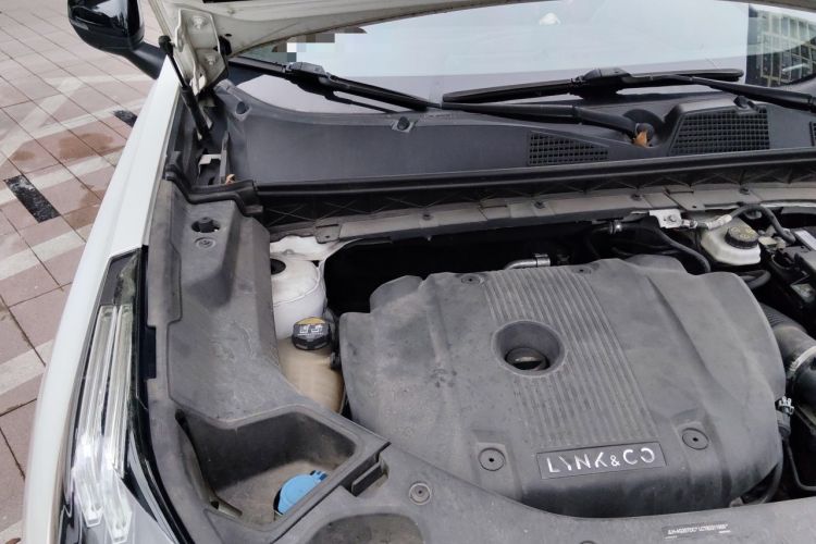 Used Lynk & Co 01 2021 2.0TD Four-Wheel Drive Hype-Halo Engine Bay Right