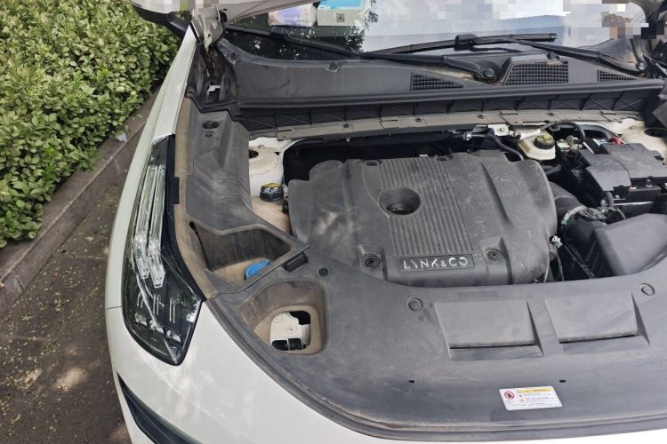 Used Lynk & Co 01 2021 2.0TD Two-Wheel-Drive Pro Trim Engine Bay Right