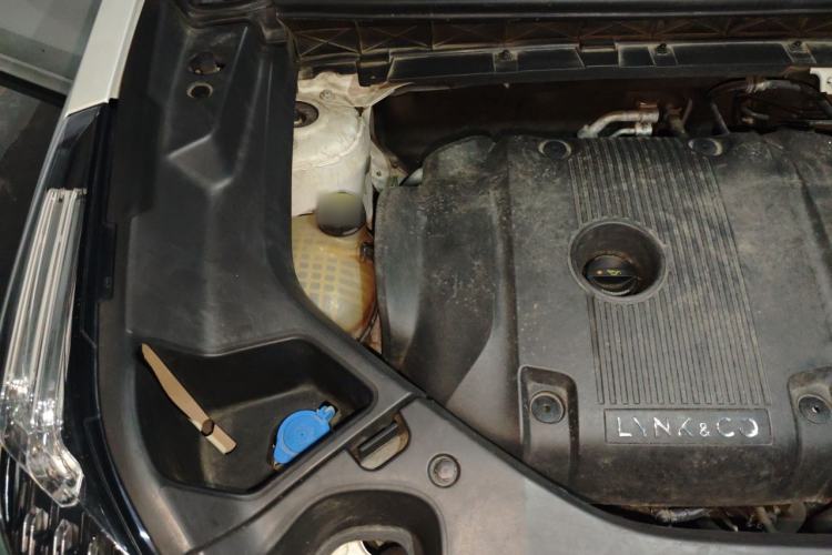 Used Lynk & Co 01 2021 2.0TD Two-Wheel-Drive Pro Trim Engine Bay Right
