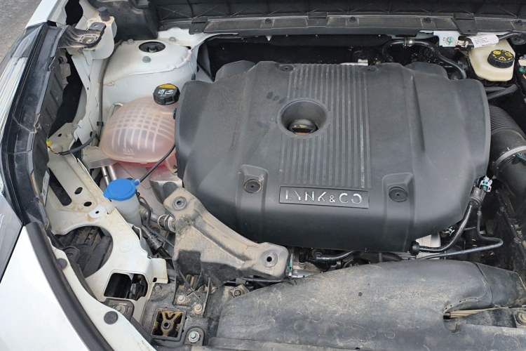 Used Lynk & Co 01 2021 2.0TD Two-Wheel-Drive Pro Trim Engine Bay Right