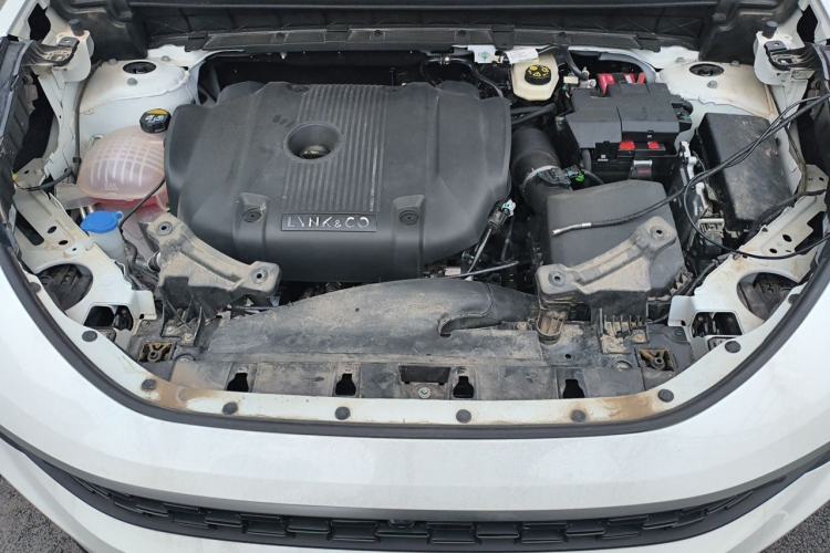Used Lynk & Co 01 2021 2.0TD Two-Wheel-Drive Pro Trim Engine Bay
