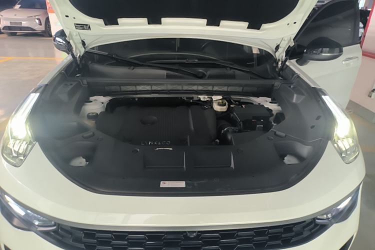 Used Lynk & Co 01 2021 2.0TD Four-Wheel Drive Hype-Halo Engine Bay